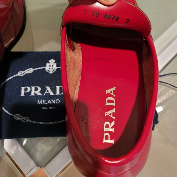 AUTHENTIC VINTAGE PRADA MEN'S SHOES, MADE IN ITALY SIZE USA 7, RED COLOR. - Picture 5 of 9